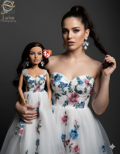 Hermosa edición,réplica de la persona en estilo Barbie